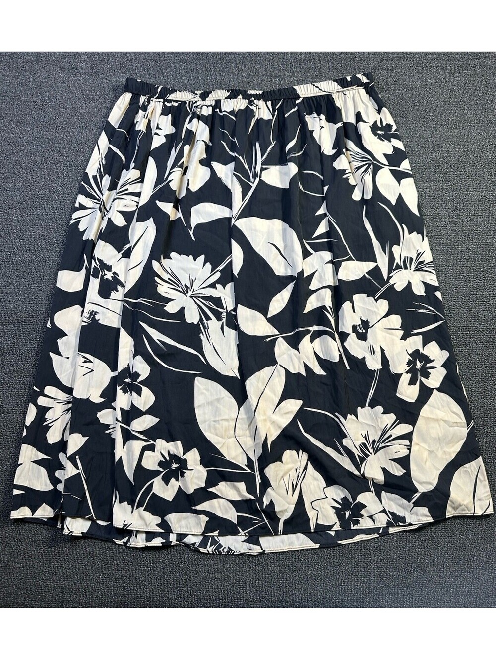 Tahari Skirt Womens Black Floral Pattern Sz 2X NWT